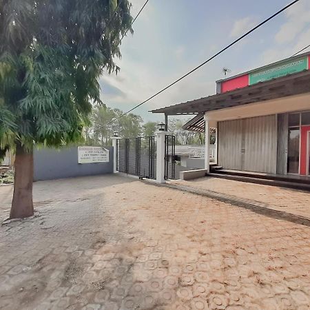 Wisma Asri Syariah Majalengka Redpartner Dawuhan Exterior photo